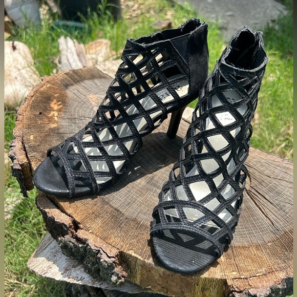 a.n.a Caroline Black Caged Heel with a bit of sparkly Sz-7.5. Ps - Picture 8 of 12